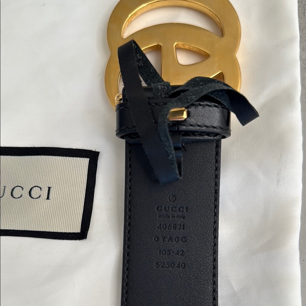 Gucci Black Belt with Gold GG Buckle - Picture 5 of 7